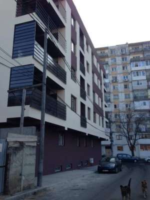 Vand ap 3 camere Titan Auchan bloc 2013