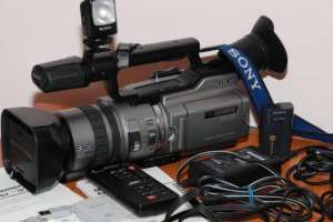 Camera video profesionala SONY VX 2100