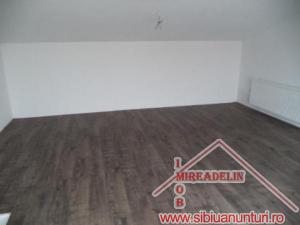 VAND CASA 4 CAMERE,  ZONA REZIDENTIALA SURA MARE