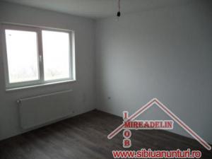 VAND CASA 4 CAMERE,  ZONA REZIDENTIALA SURA MARE