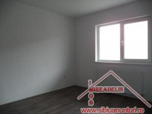 VAND CASA 4 CAMERE,  ZONA REZIDENTIALA SURA MARE