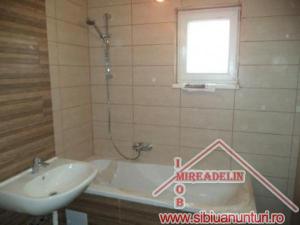 VAND CASA 4 CAMERE,  ZONA REZIDENTIALA SURA MARE