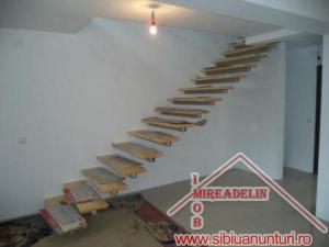 VAND CASA 4 CAMERE,  ZONA REZIDENTIALA SURA MARE