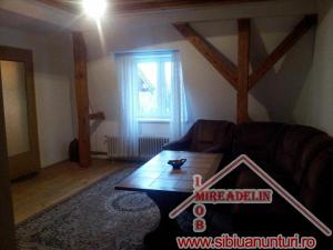 INCHIRIEZ  APARTAMENT LA CASA,   3 CAMERE,    CENTRAL,   75 mp
