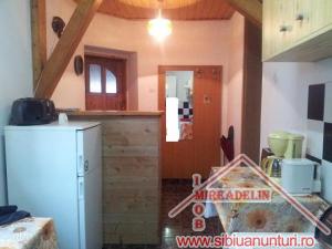 INCHIRIEZ  APARTAMENT LA CASA,   3 CAMERE,    CENTRAL,   75 mp