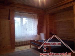 INCHIRIEZ  APARTAMENT LA CASA,   3 CAMERE,    CENTRAL,   75 mp
