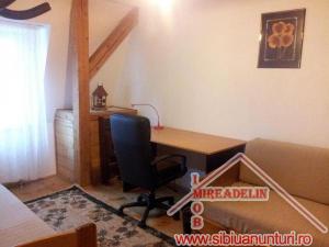 INCHIRIEZ  APARTAMENT LA CASA,   3 CAMERE,    CENTRAL,   75 mp