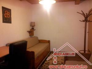 INCHIRIEZ  APARTAMENT LA CASA,   3 CAMERE,    CENTRAL,   75 mp