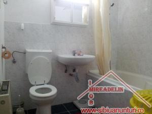 INCHIRIEZ  APARTAMENT LA CASA,   3 CAMERE,    CENTRAL,   75 mp
