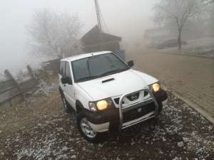 Nissan Terrano 2 - Autoutilitara - motor 3.0 L - 2003 - unicat RO!