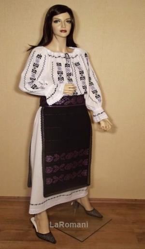 Ie traditionala romaneasca