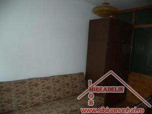 INCHIRIEZ APARTAMENT 4 CAMERE,  ZONA PARC SUB ARINI