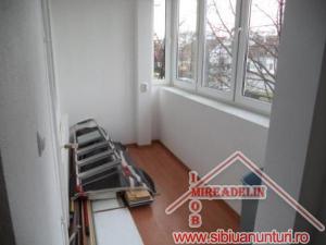 INCHIRIEZ APARTAMENT 4 CAMERE,  ZONA PARC SUB ARINI