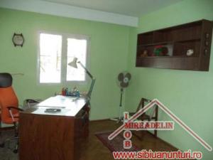 INCHIRIEZ APARTAMENT 4 CAMERE,  ZONA PARC SUB ARINI