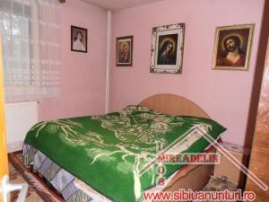 VAND  APARTAMENT 3 CAMERE,    STRAND,   64 mp