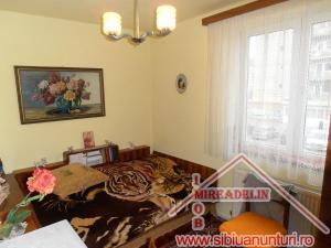 VAND  APARTAMENT 3 CAMERE,    STRAND,   64 mp