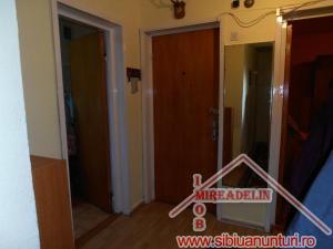 VAND  APARTAMENT 3 CAMERE,    STRAND,   64 mp