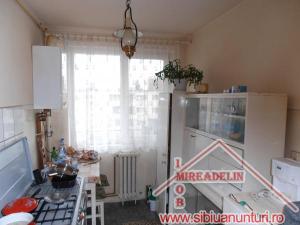 VAND  APARTAMENT 2 CAMERE,   MIHAI  VITEAZU,   46mp