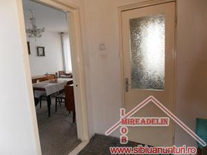 VAND  APARTAMENT 2 CAMERE,   MIHAI  VITEAZU,   46mp