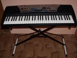 Vand Yamaha Psr 170 folosita in casa pentru studiu( impecabila )