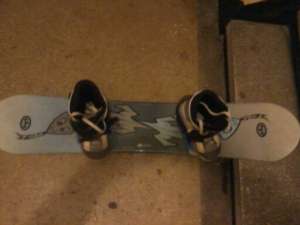 vand snowboard+clapari urgent