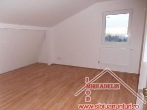 INCHIRIEZ  MANSARDA 3 CAMERE,    VALEA AURIE 65mp