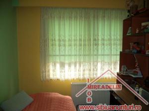 VAND APARTAMENT 2 CAMERE ,   ZONA NICOLAE IORGA