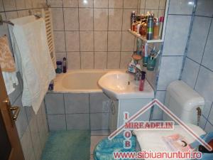 VAND APARTAMENT 2 CAMERE ,   ZONA NICOLAE IORGA