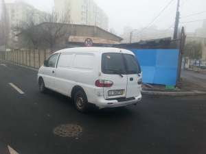 Vand Hyundai H 1 2001