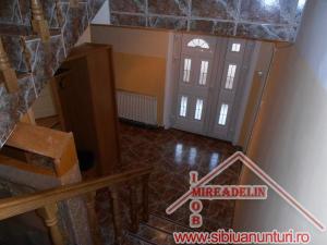 INCHIRIEZ CASA 3 CAMERE,  P+E,  STRADA TILISCA