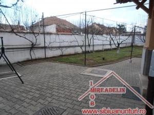 INCHIRIEZ CASA 3 CAMERE,  P+E,  STRADA TILISCA