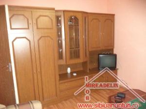 INCHIRIEZ  APARTAMENT 3 CAMERE,   50mp,    ALEEA CALARASILOR