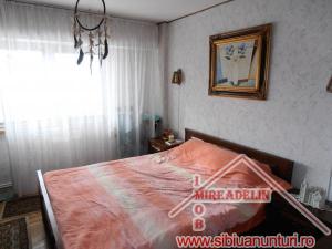 VAND APARTAMENT 4 CAMERE 95mp ,   ZONA GARII