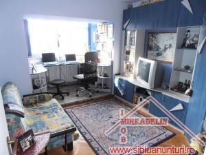 VAND APARTAMENT 4 CAMERE 95mp ,   ZONA GARII