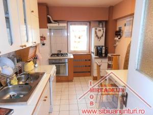 VAND APARTAMENT 4 CAMERE 95mp ,   ZONA GARII
