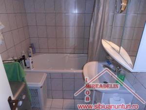 VAND APARTAMENT 4 CAMERE 95mp ,   ZONA GARII