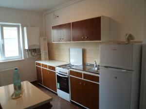 Inchiriez 2 Camere