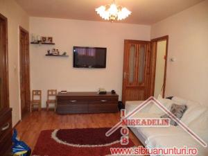 VAND APARTAMENT 3 CAMERE,  VASILE AARON
