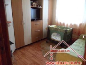VAND APARTAMENT 3 CAMERE,  VASILE AARON