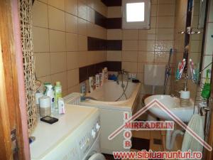 VAND APARTAMENT 3 CAMERE,  VASILE AARON
