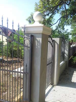 Boltari/spalieri/capace gard/decoratiuni