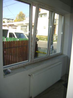 CASA DE INCHIRIATrnCAMPINA CA SPATIU COMERCIAL