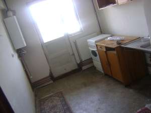 ,  decomandat ,  2 camere in Campina