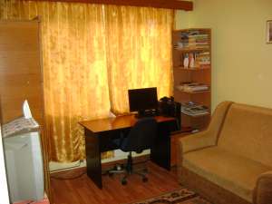 2 cam, cnf.1 decomandat in Campina