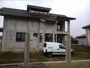 vand casa Chiajna,   285mp inclusiv garaj,   cu 700mp teren - 110.000 euro
