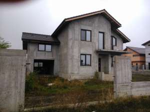 vand casa Chiajna,   285mp inclusiv garaj,   cu 700mp teren - 110.000 euro