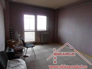 VAND  URGENT APARTAMENT 2 CAMERE DECOMANDATE,    MIHAI  VITEAZU,    50 mp