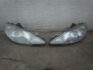 Faruri Peugeot 206 an 2000