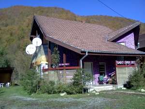 CAZARE Ieftina la VILA MANELE HOUSE Linga BARAJUL DRAGAN