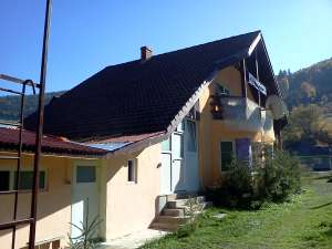 CAZARE Ieftina la VILA MANELE HOUSE Linga BARAJUL DRAGAN